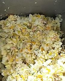 A screw press shredding pectin fibers