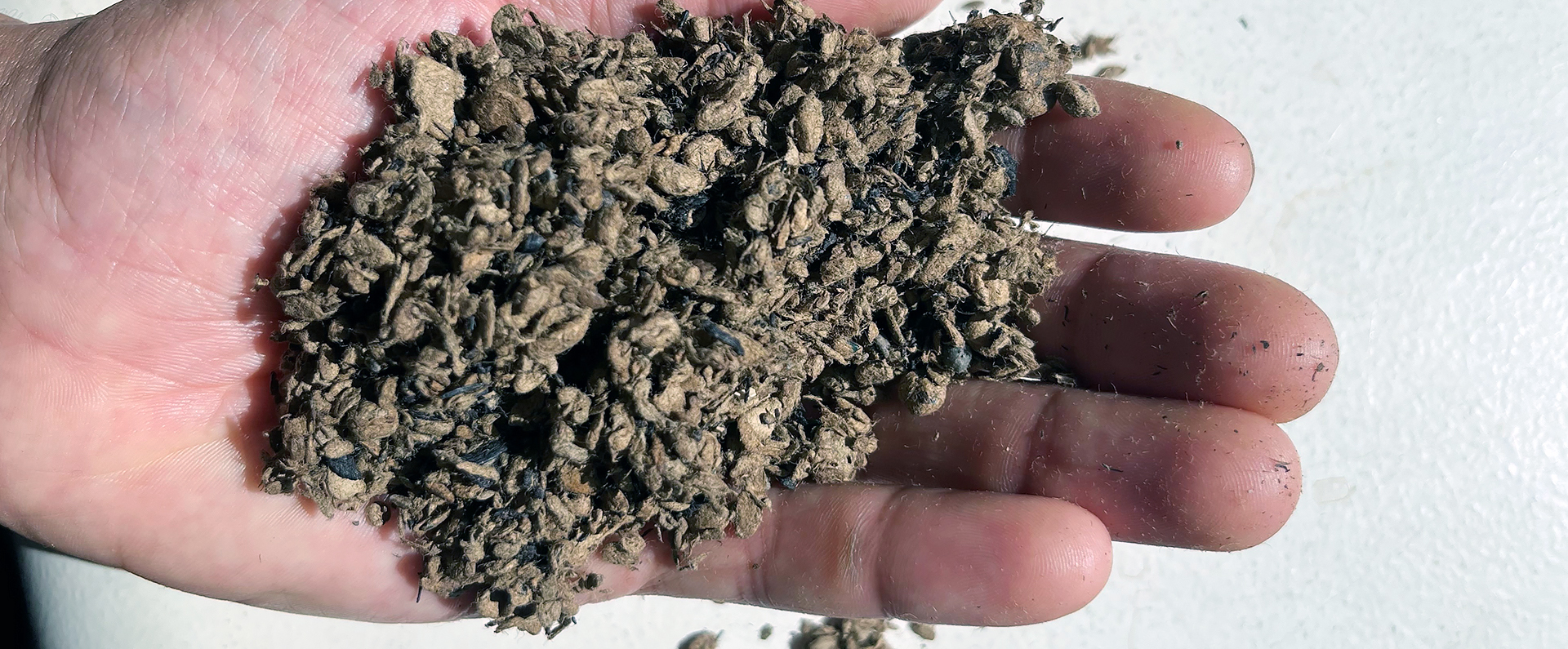 Fibers made of municipal solid waste.