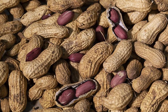 Virginia peanuts in the shell and shelled. 