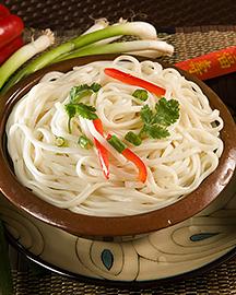 A bowl of noodles